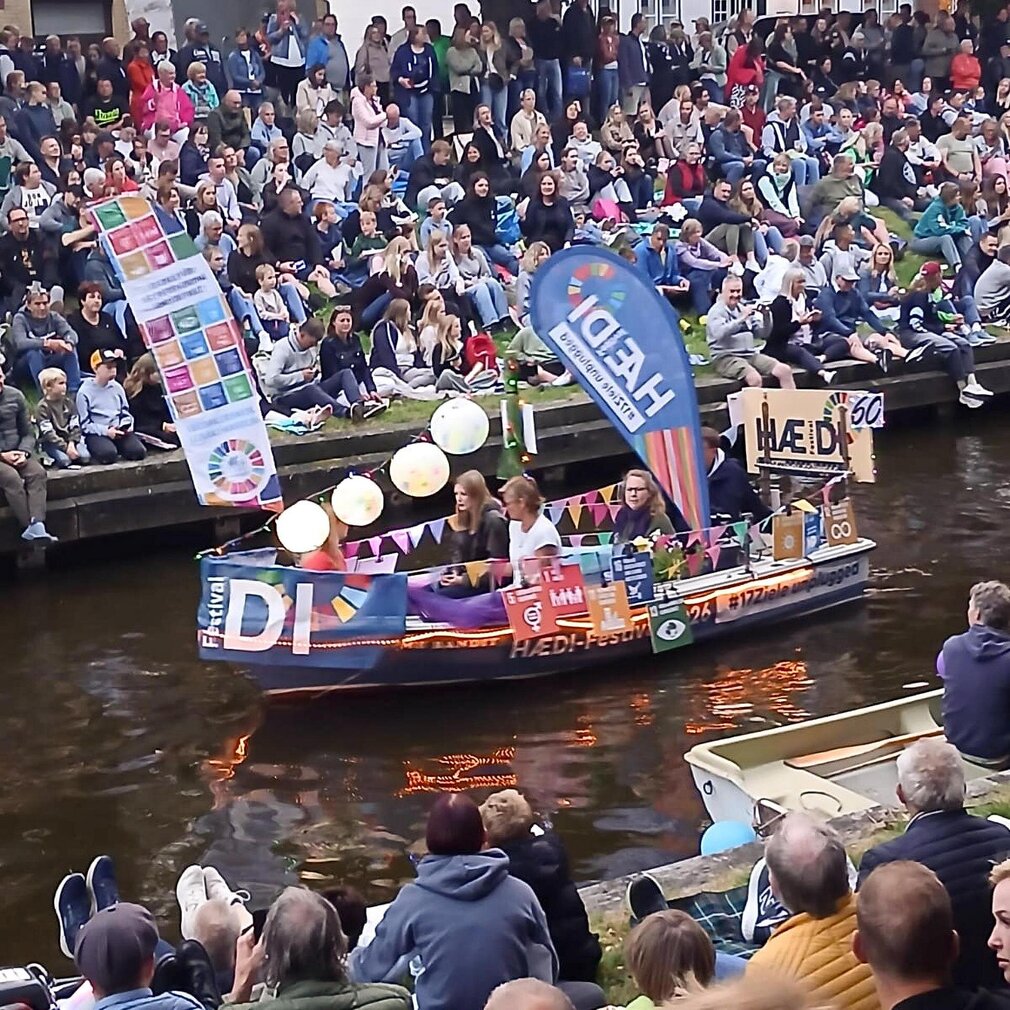 HÆDI Boot in einem Friedrichstädter Kanal