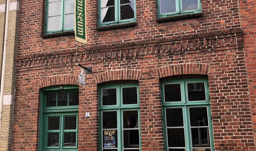 Außenansicht des Tischlereimuseums in Friedrichstadt