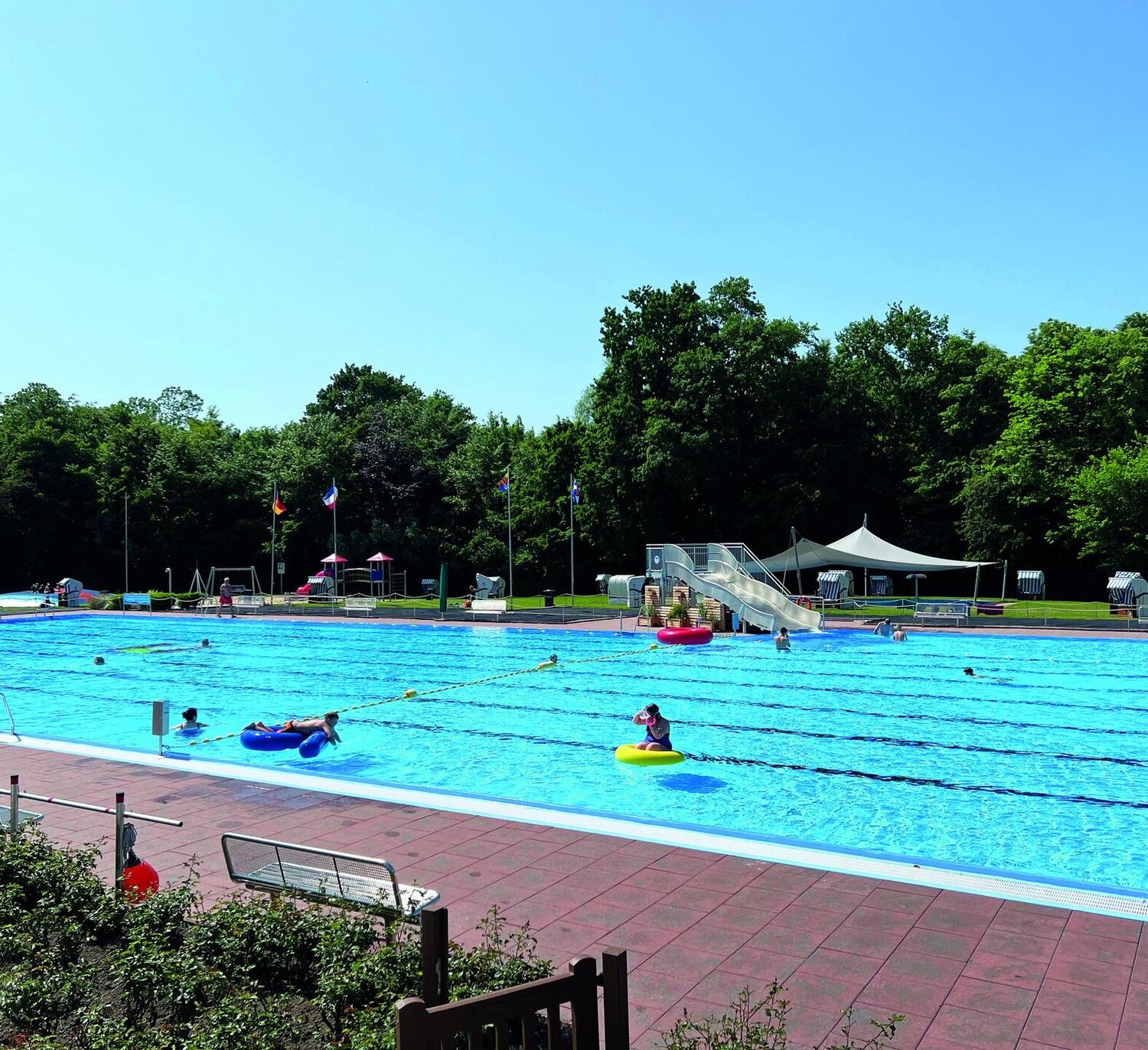 Tönninger Freibad bei schönstem Sonnenschein