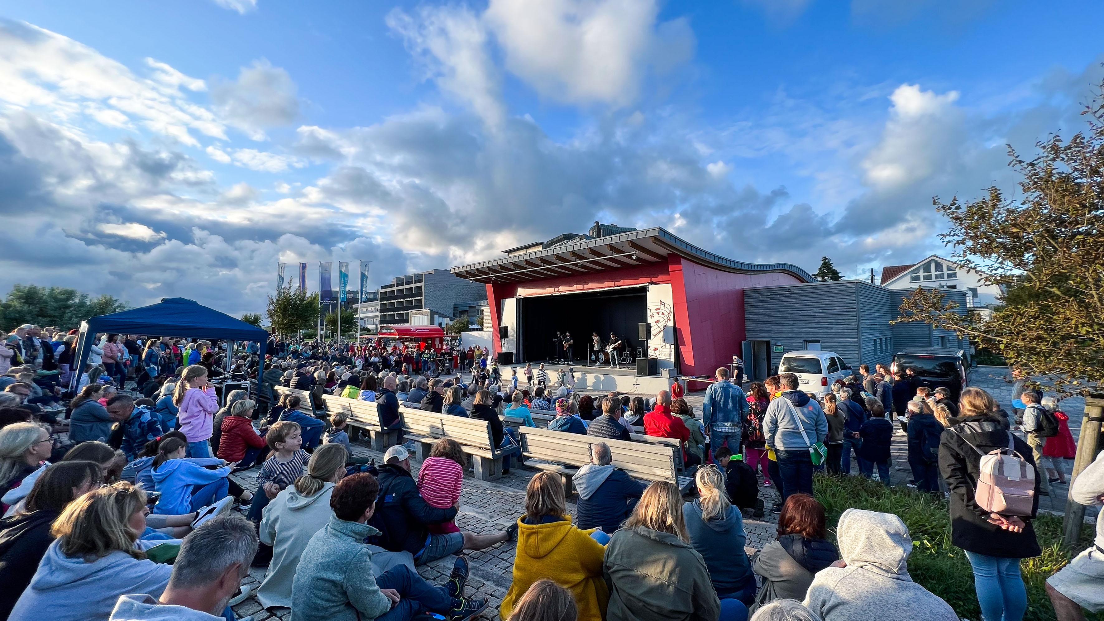 Konzert Aussenbühne Dünen-Hus